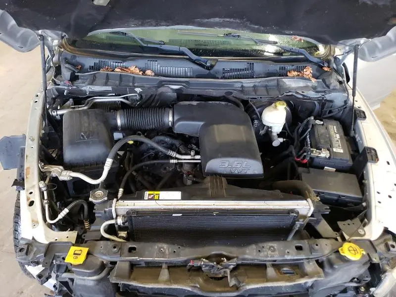 2016 RAM 1500 SLT  