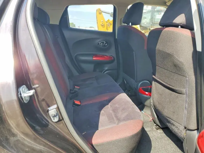2014 NISSAN JUKE SV  