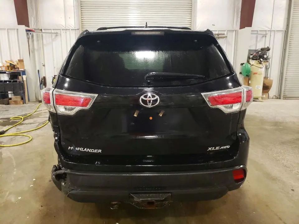 2016 TOYOTA HIGHLANDER XLE  