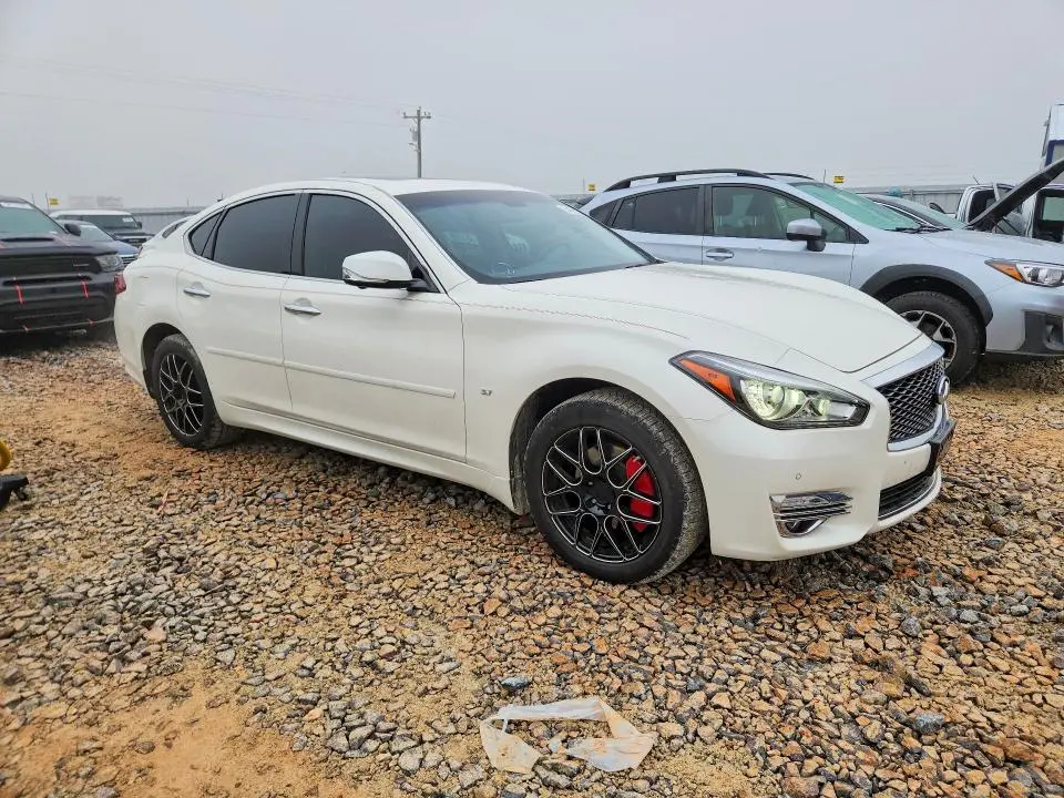 2019 INFINITI Q70 3.7 LUXE  