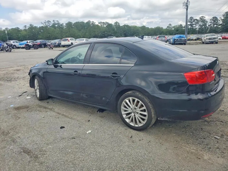 2011 VOLKSWAGEN JETTA SEL  