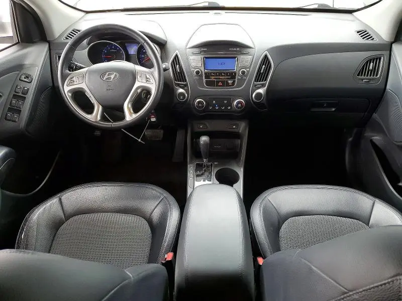 2011 HYUNDAI TUCSON GLS  