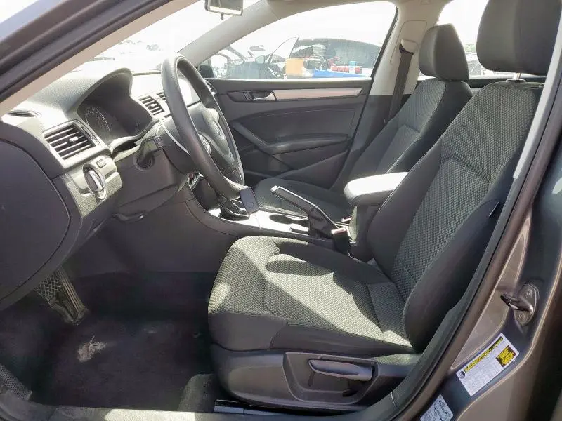 2013 VOLKSWAGEN PASSAT S