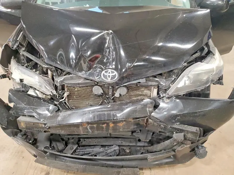 2012 TOYOTA SIENNA SE 8-PASSENGER  