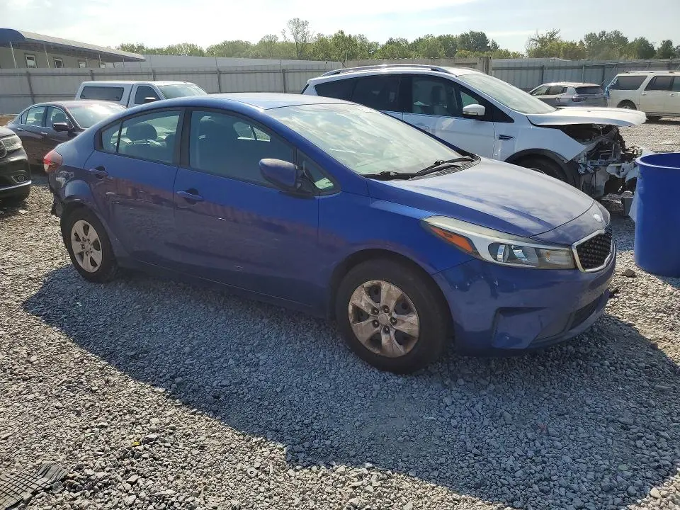 2017 KIA FORTE LX  