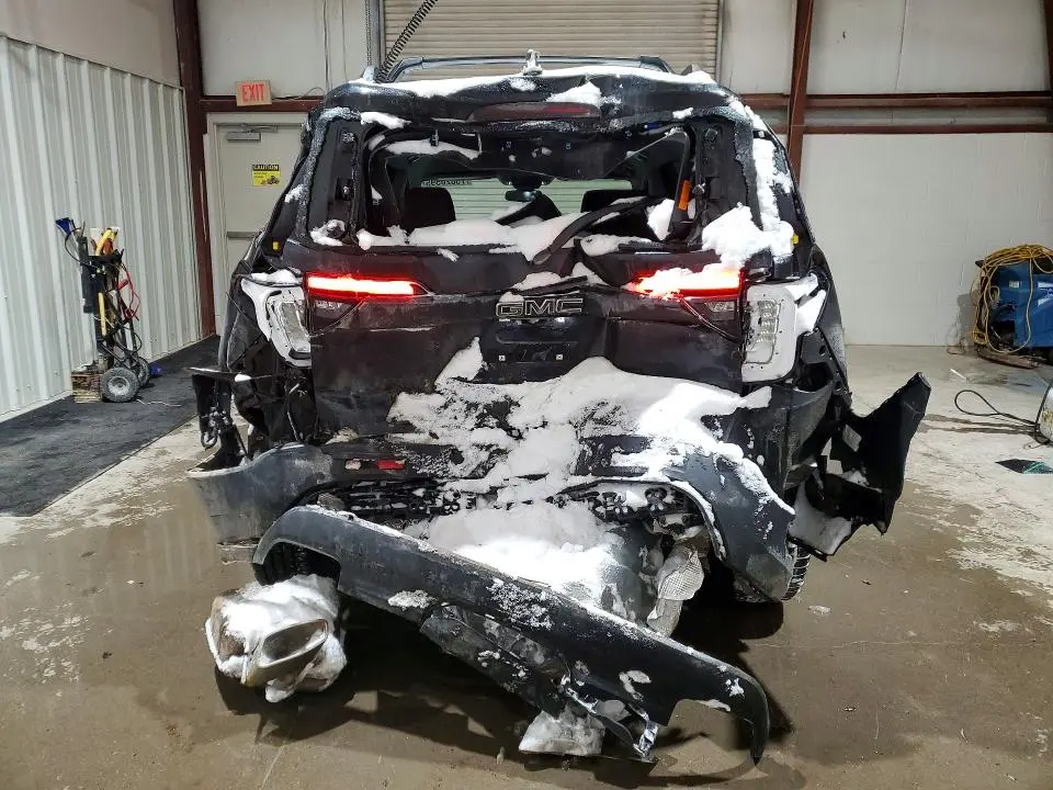 2022 GMC ACADIA SLE  