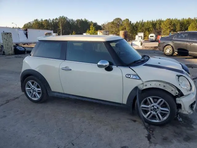 2011 MINI COOPER S  