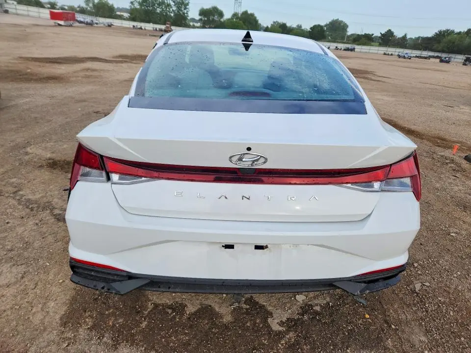 2021 HYUNDAI ELANTRA SE  