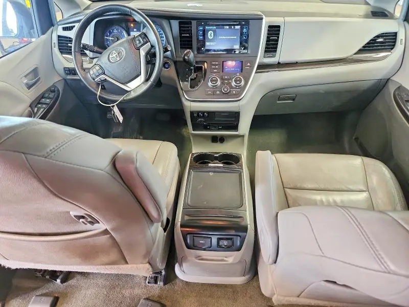2017 TOYOTA SIENNA XLE PREMIUM 7-PASSENGER  