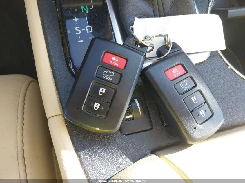2014 TOYOTA HIGHLANDER XLE V6