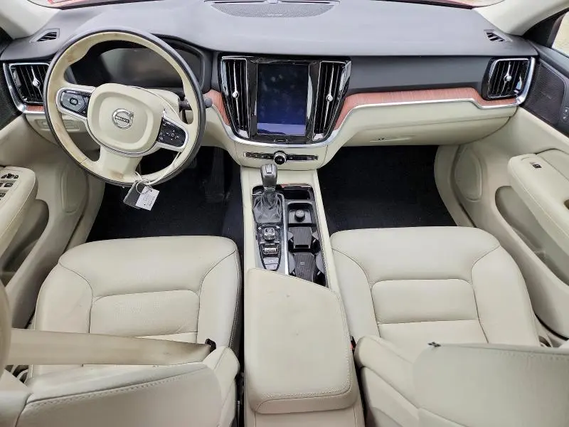 2019 VOLVO S60 T6 MOMENTUM  