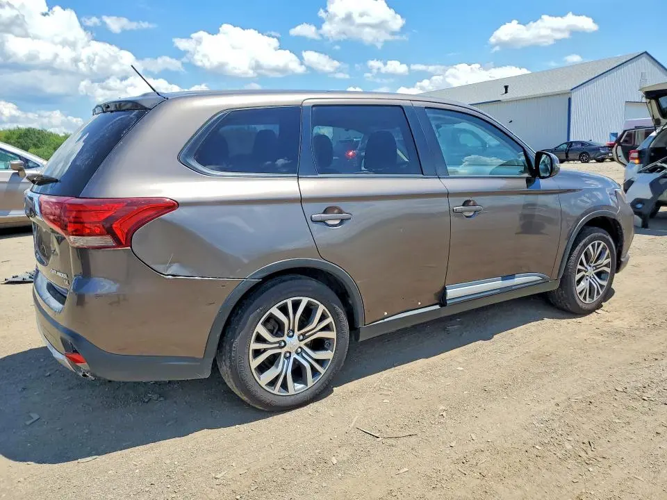 2016 MITSUBISHI OUTLANDER SE  