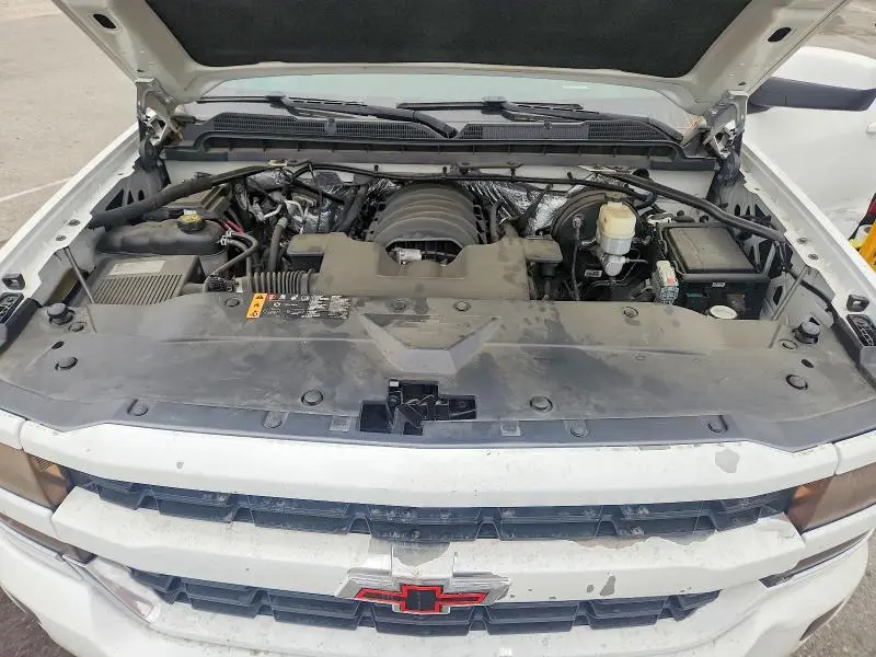 2017 CHEVROLET SILVERADO LT  