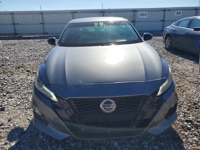 2019 NISSAN ALTIMA SR  