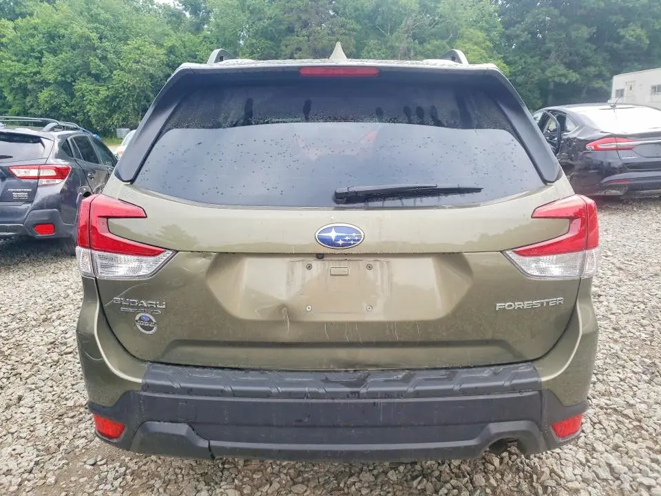 2022 SUBARU FORESTER PREMIUM  
