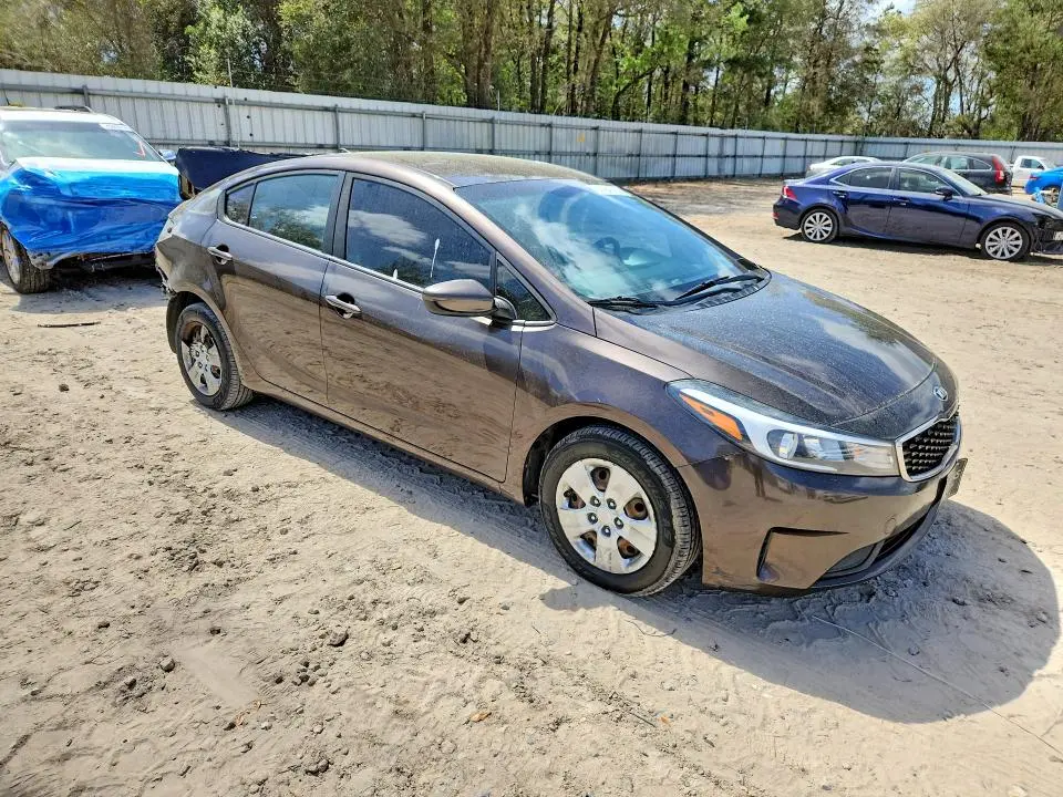 2018 KIA FORTE LX  