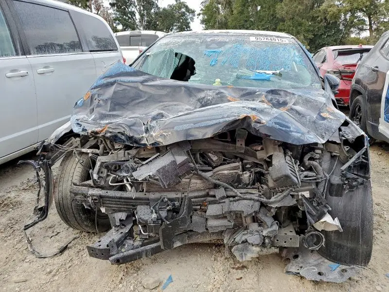 2022 NISSAN VERSA SV  