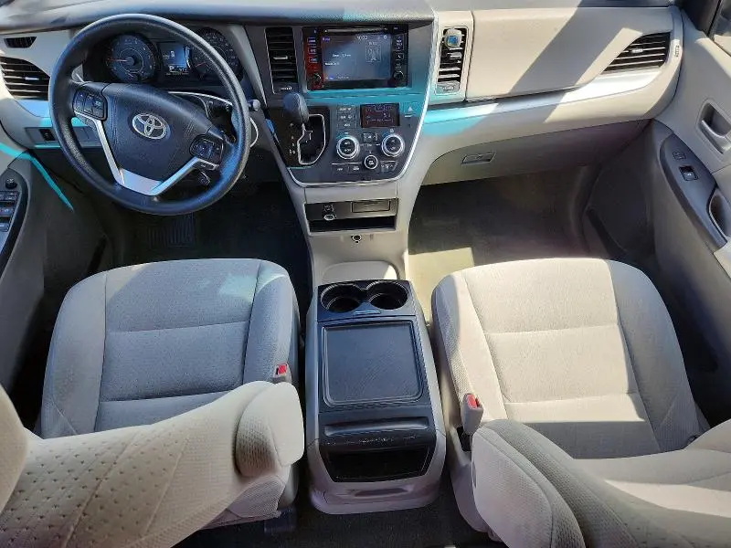 2015 TOYOTA SIENNA LE  