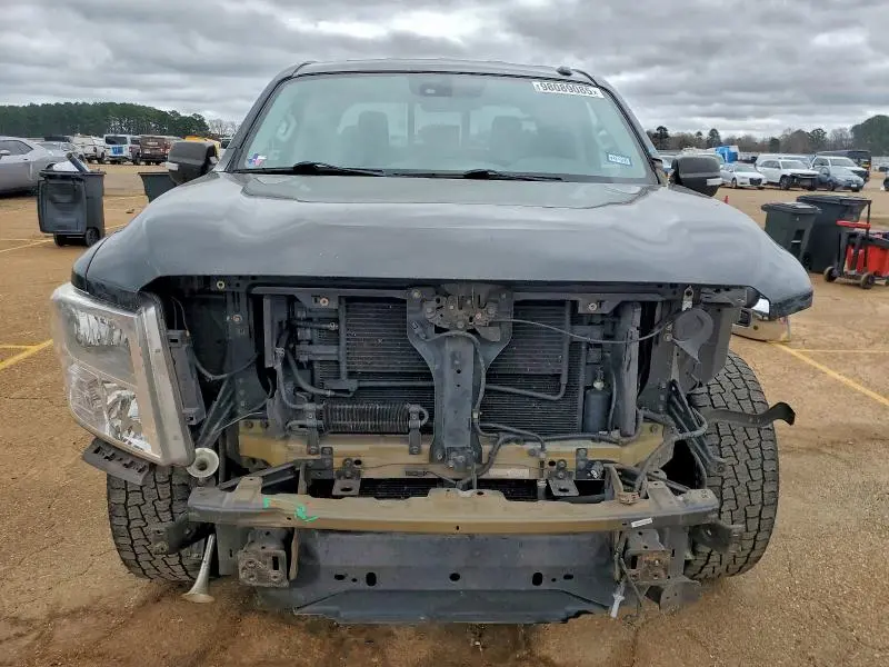 2018 NISSAN TITAN SV  