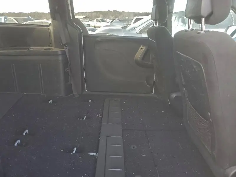 2015 DODGE GRAND CARAVAN SE  