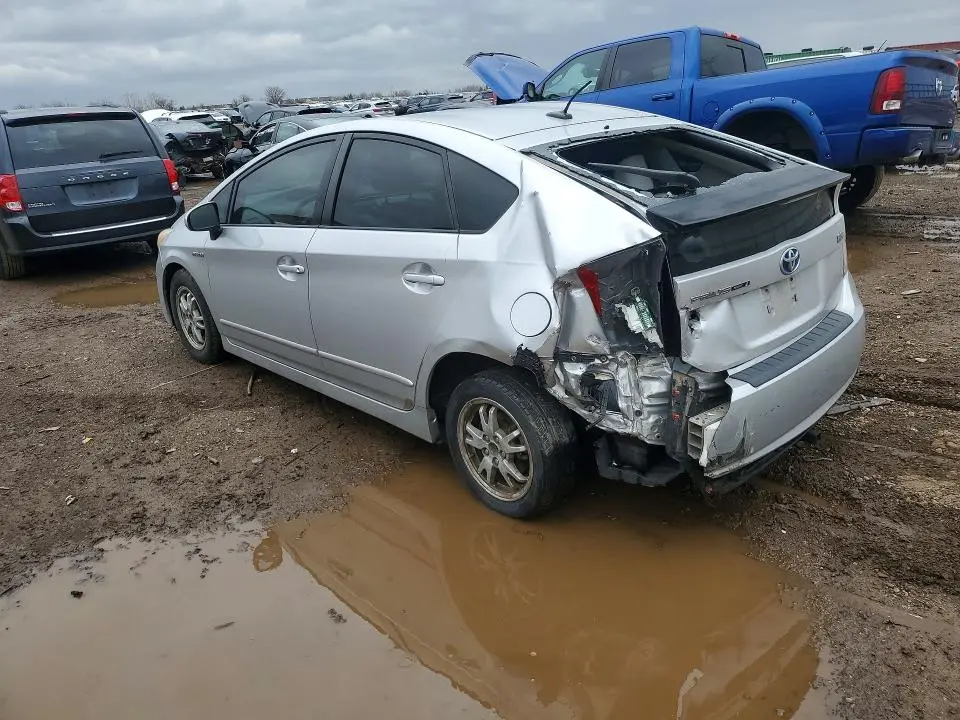 2010 TOYOTA PRIUS III  