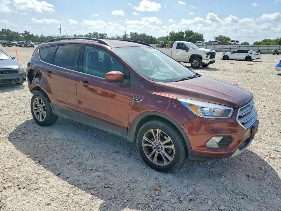 2018 FORD ESCAPE SE  