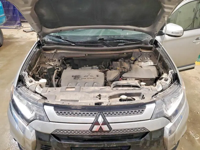 2019 MITSUBISHI OUTLANDER SE  