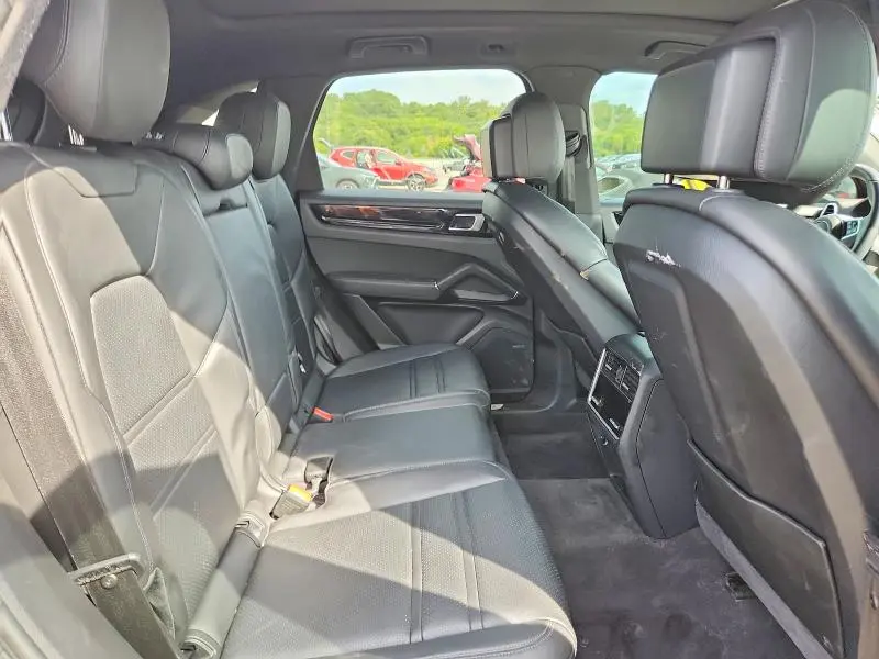 2023 PORSCHE CAYENNE BASE  