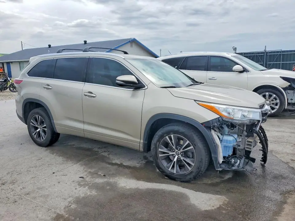 2016 TOYOTA HIGHLANDER XLE  