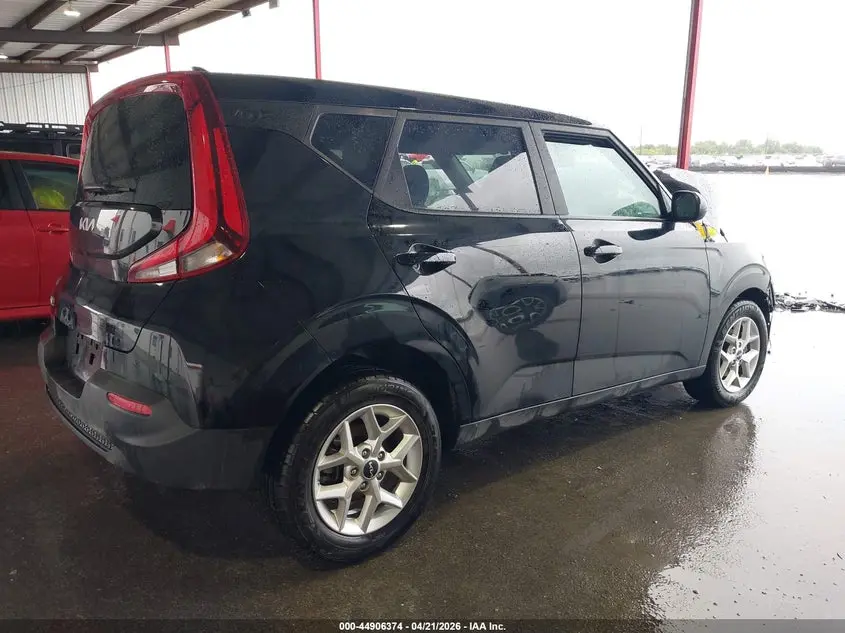 2022 KIA SOUL LX