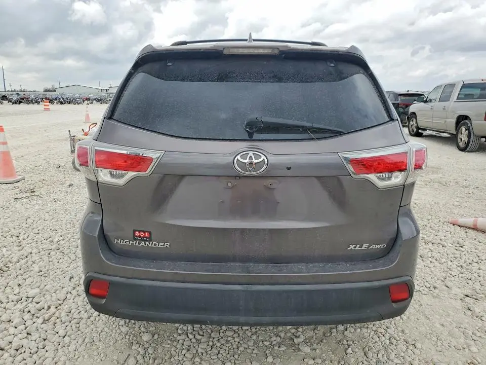 2016 TOYOTA HIGHLANDER XLE  