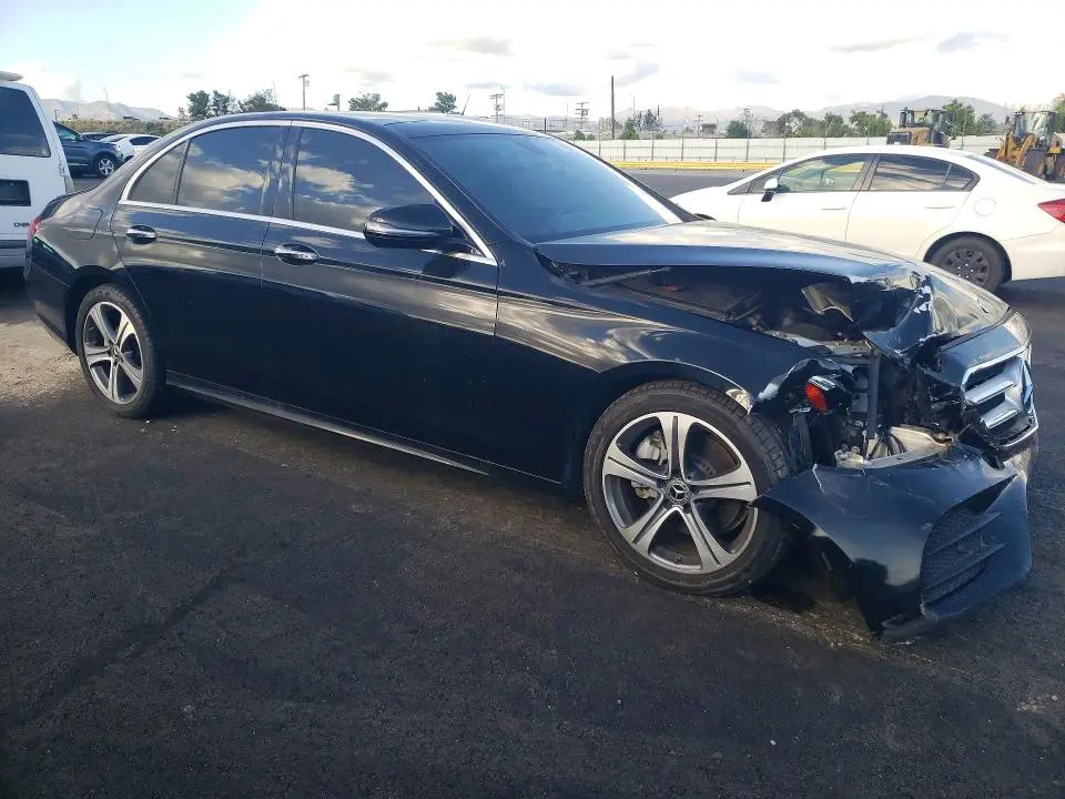 2019 MERCEDES-BENZ E 300  