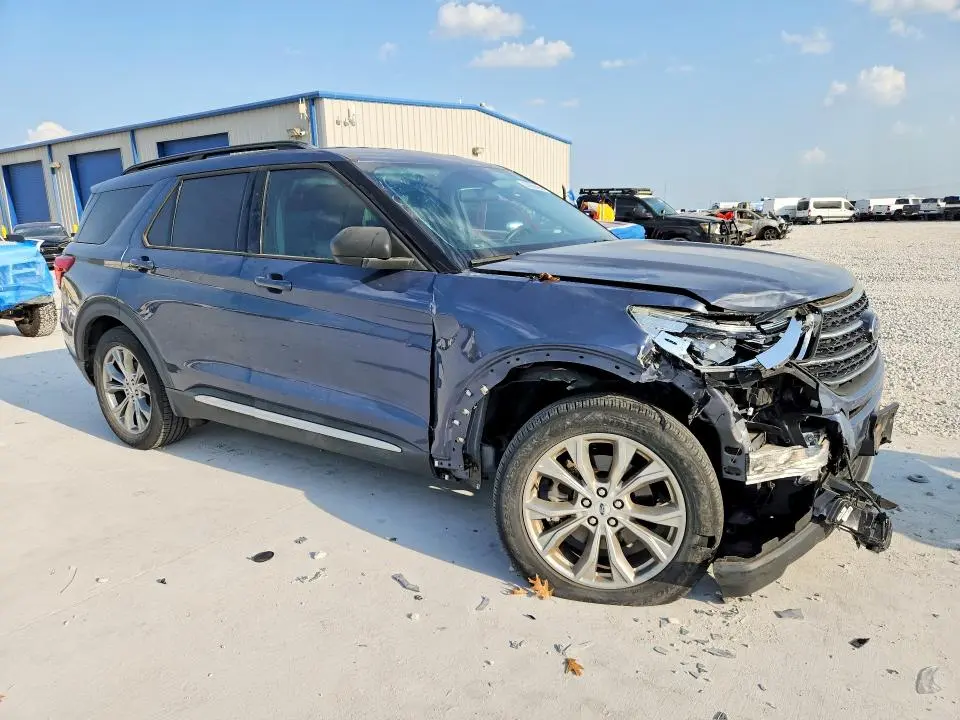 2021 FORD EXPLORER XLT  