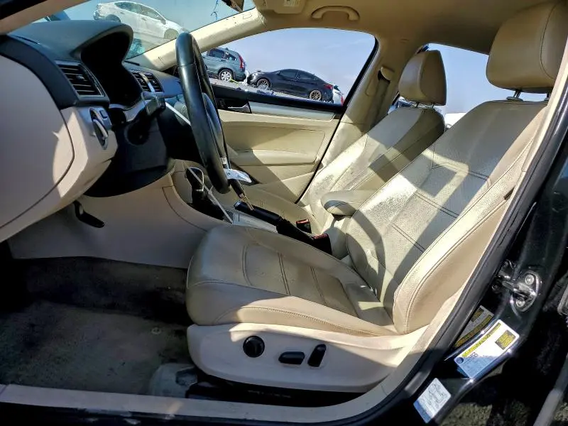 2012 VOLKSWAGEN PASSAT SE  