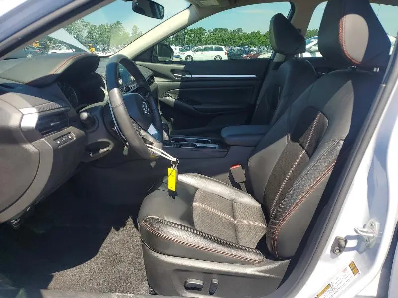 2024 NISSAN ALTIMA SR  