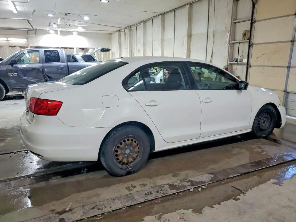 2013 VOLKSWAGEN JETTA BASE  