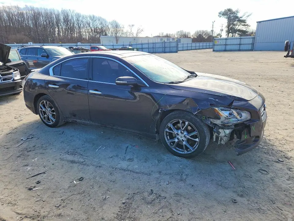 2013 NISSAN MAXIMA S  