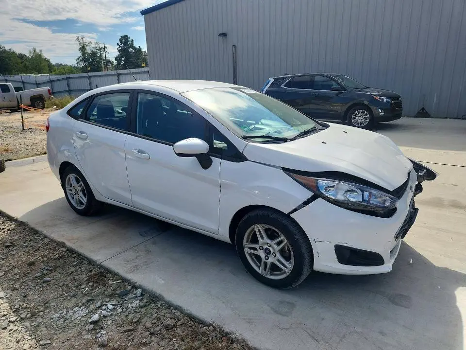 2018 FORD FIESTA SE  