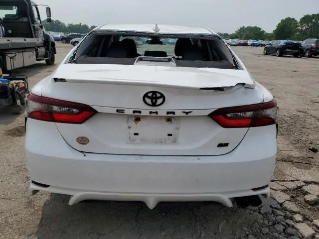 2021 TOYOTA CAMRY SE  
