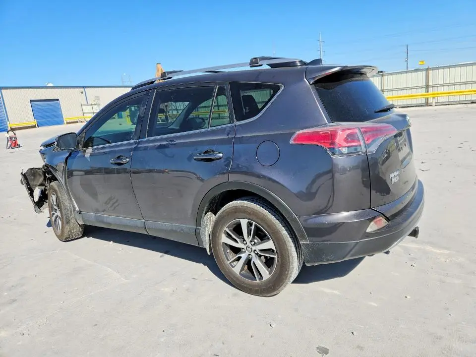 2017 TOYOTA RAV4 XLE  