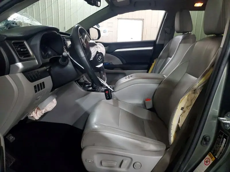 2015 TOYOTA HIGHLANDER XLE  