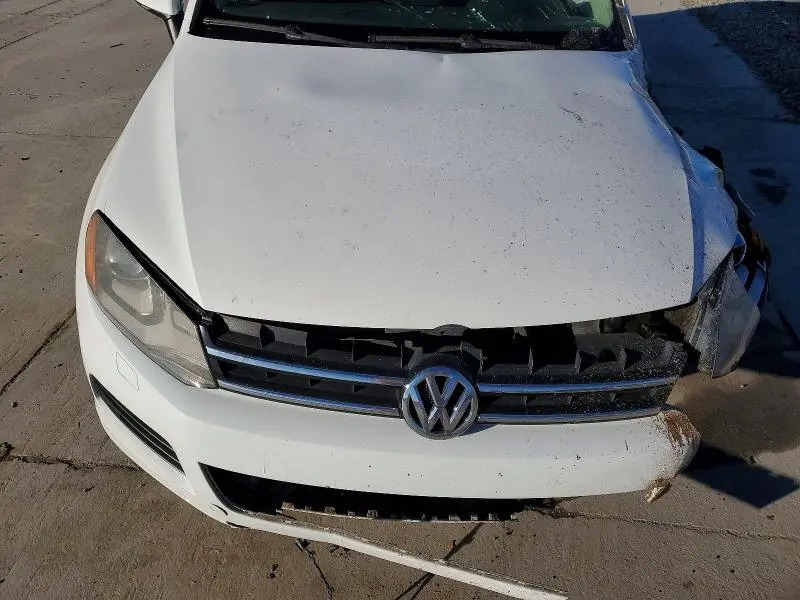 2014 VOLKSWAGEN TOUAREG V6 TDI  