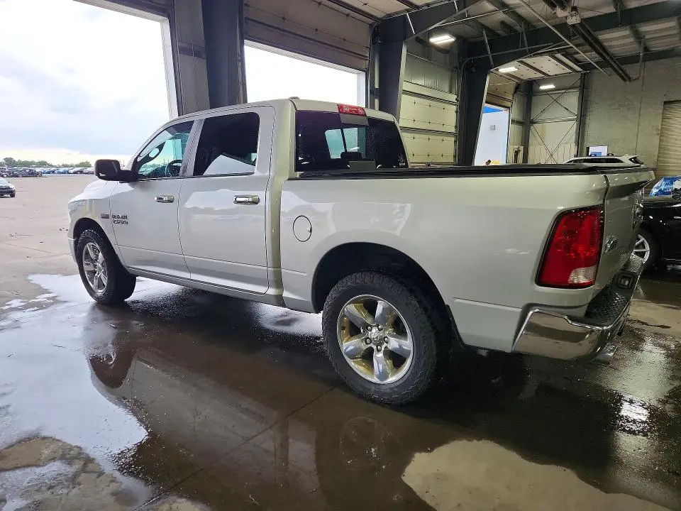 2015 RAM 1500 SLT  