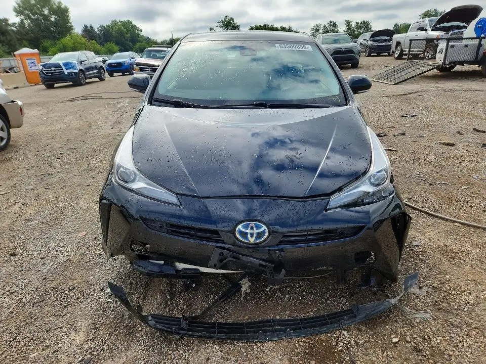 2021 TOYOTA PRIUS LE  