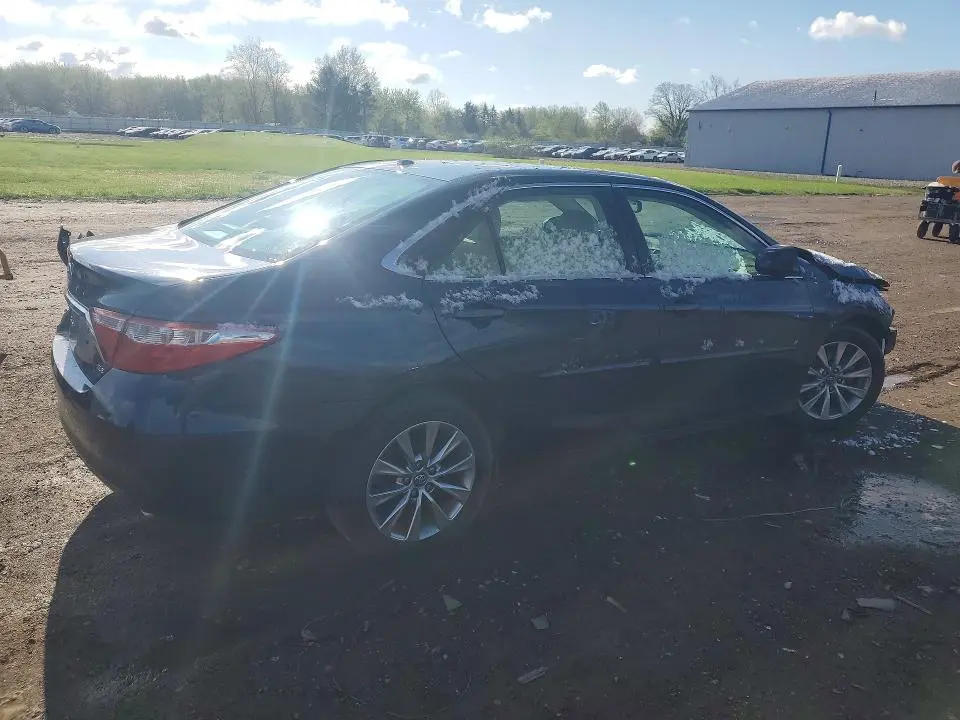 2016 TOYOTA CAMRY XLE  