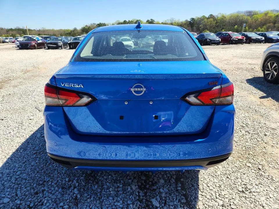 2023 NISSAN VERSA SR  