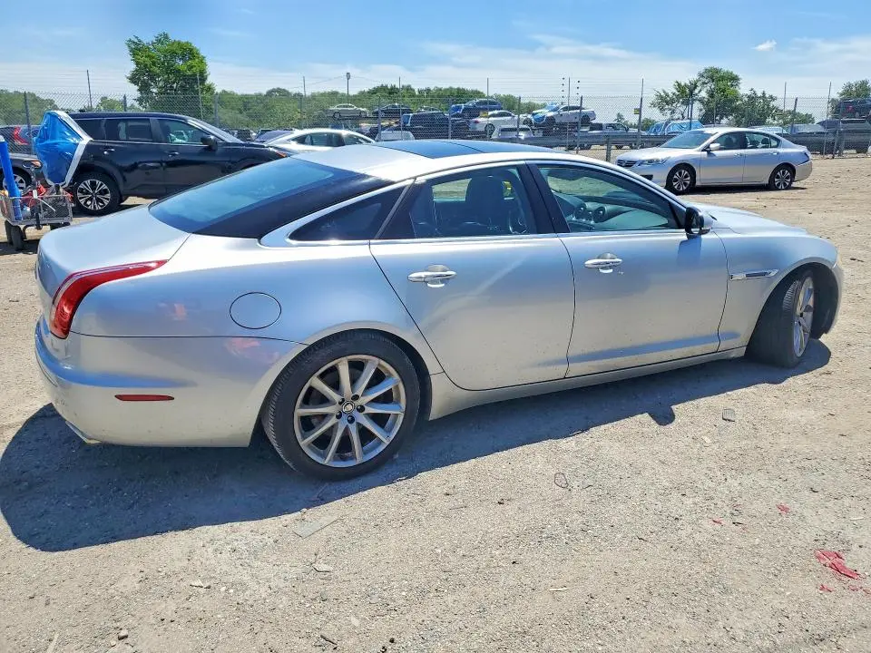 2012 JAGUAR XJ   