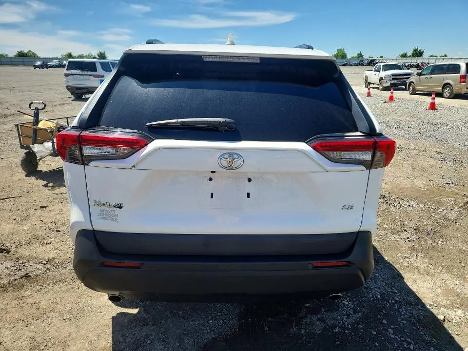 2021 TOYOTA RAV4 LE  