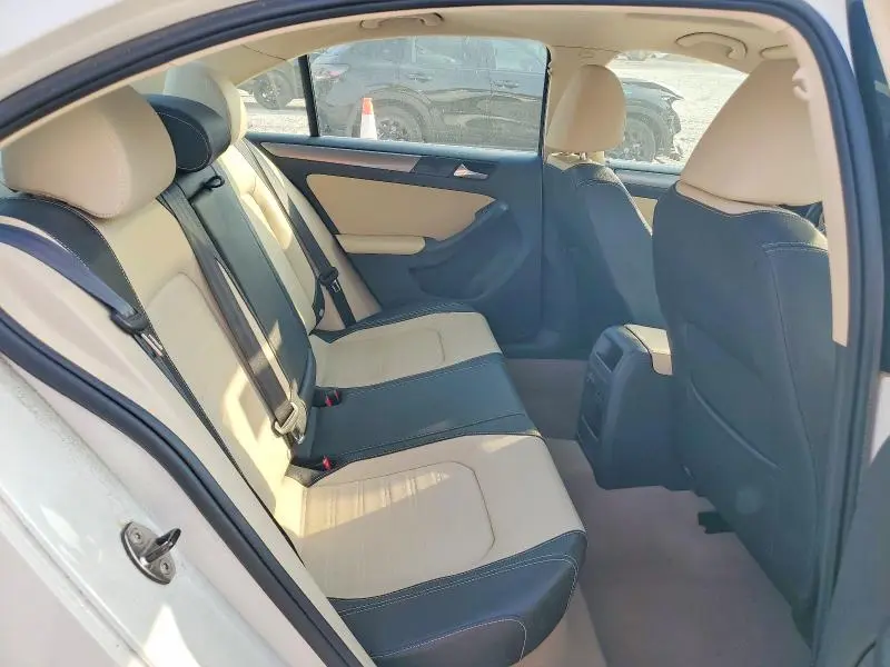 2012 VOLKSWAGEN JETTA SEL  