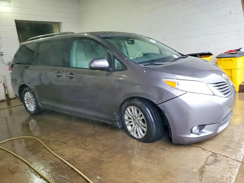 2011 TOYOTA SIENNA XLE 8-PASSENGER  